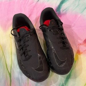 Nike Phantom cleats size 3 Youth soccer